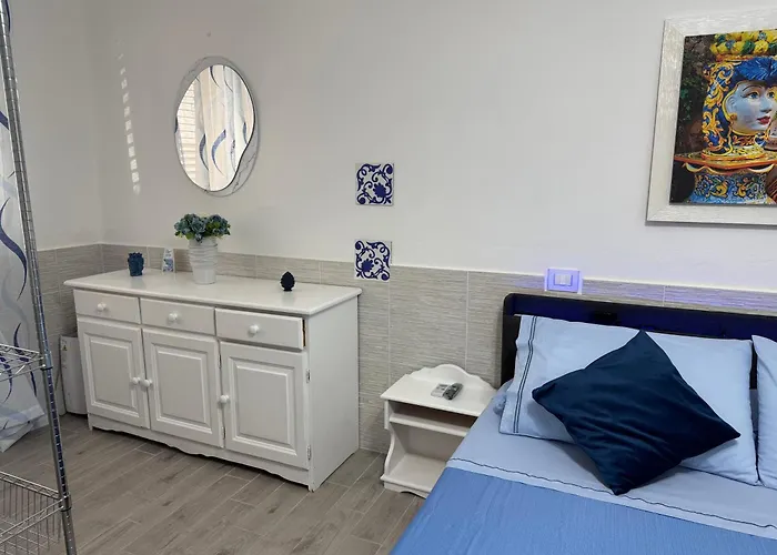 Casetta Blu Mondello zona Partanna